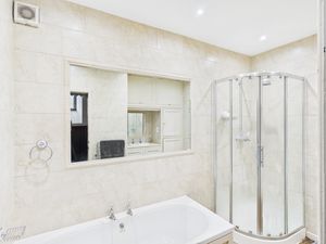 Family Bathroom- click for photo gallery